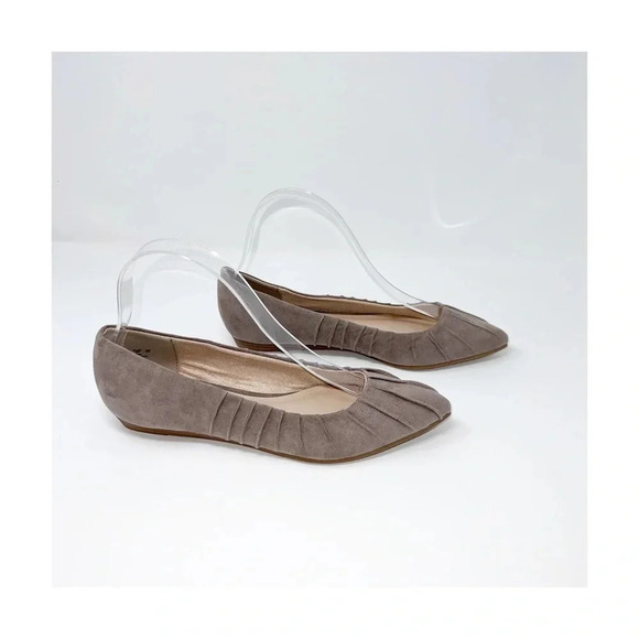 NWOT Fergalicious By Fergie Flats - Picture 2 of 7